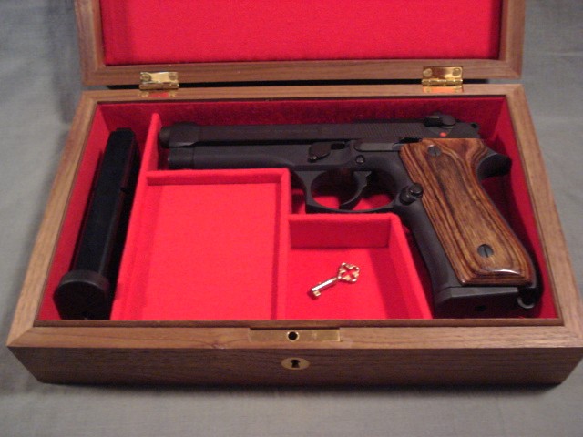 Beretta Model 001 Pistol Wood Presentation Case. Order Ref.#001B